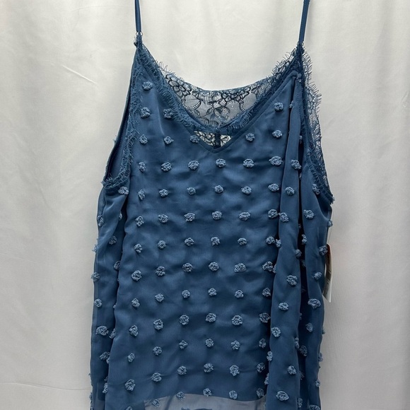 A Beautiful Soul Tops - A Beautiful Soul Top Women’s 2X Lined Lace NWT ADJ. Straps Yarn Pompom Accents